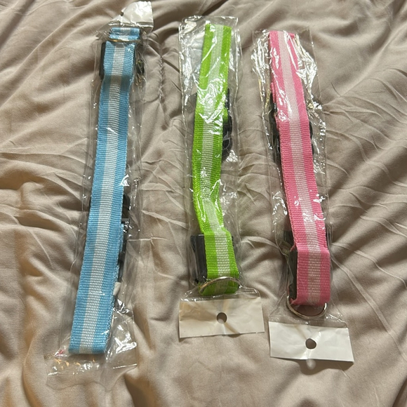 NEW BRITE DOGGIE SET OF 2 DOG COLLARS LIGHT UP YOU PICK COLORS - Picture 2 of 2